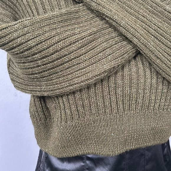 URBAN OUTFITTERS Green Cribbed Cropped Sweater Sz XP TP - Picture 10 of 15